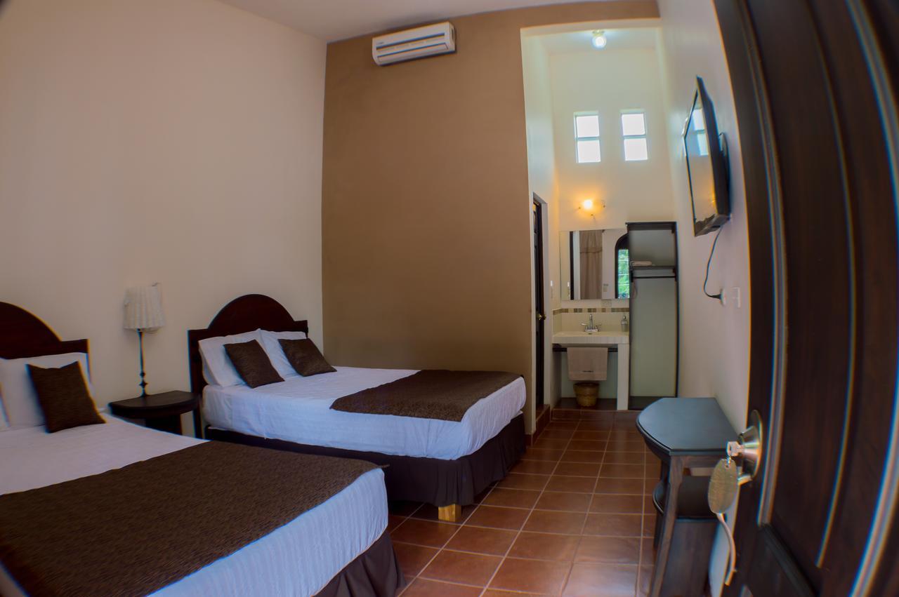 Casa Bourbon Hotel Retalhuleu Dış mekan fotoğraf