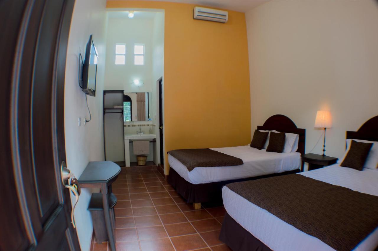 Casa Bourbon Hotel Retalhuleu Dış mekan fotoğraf