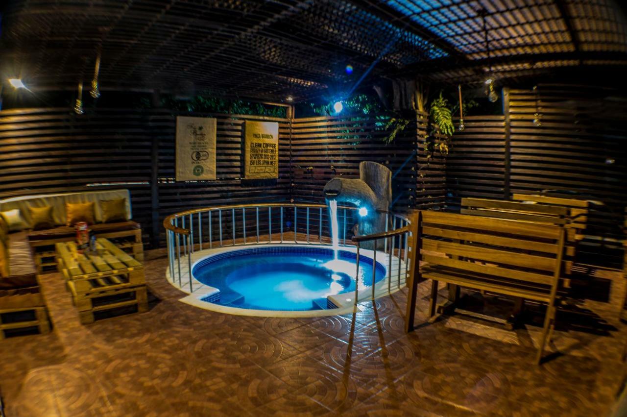 Casa Bourbon Hotel Retalhuleu Dış mekan fotoğraf